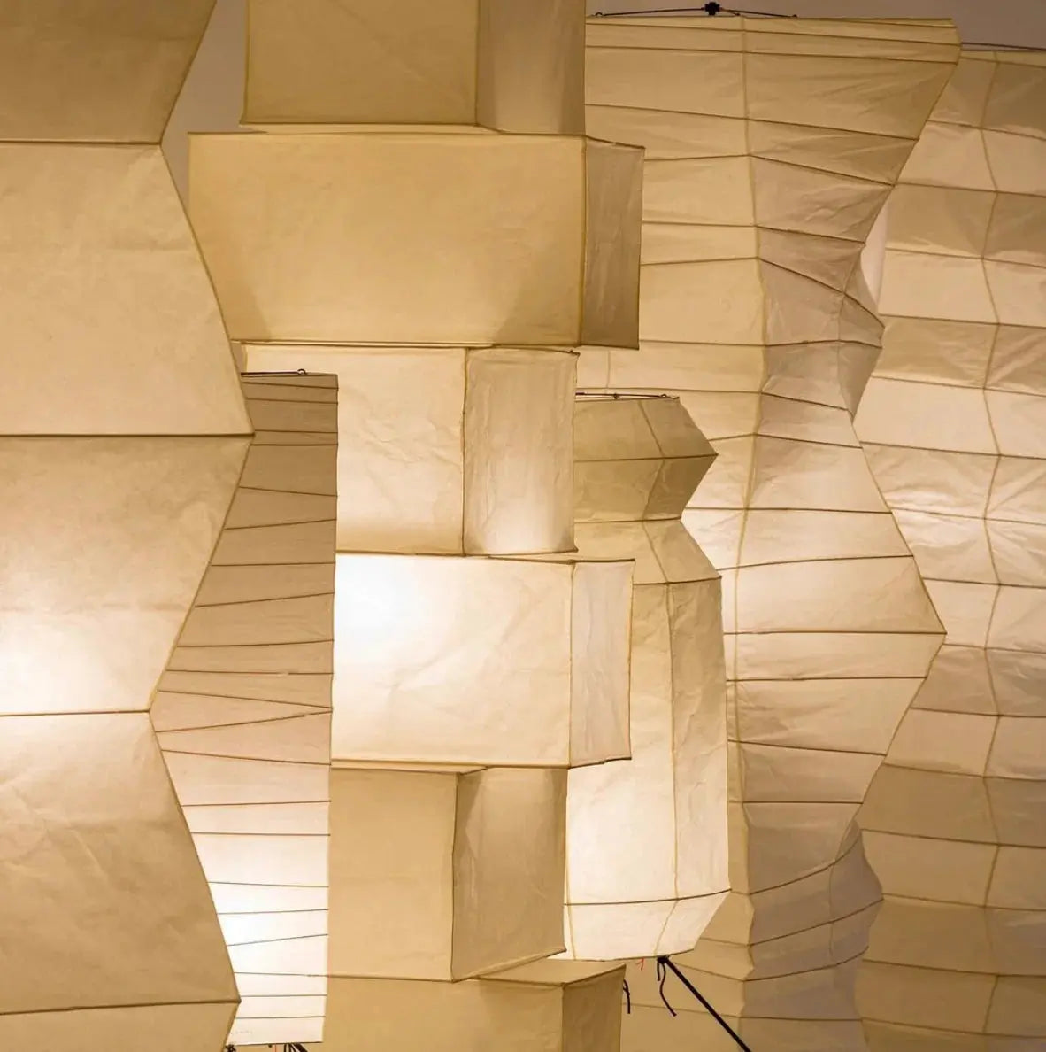 What Does "Akari" Mean in Japanese? Exploring Noguchi’s Paper Lamps Isamu Noguchi Akari Lamps - Captainsbamboo