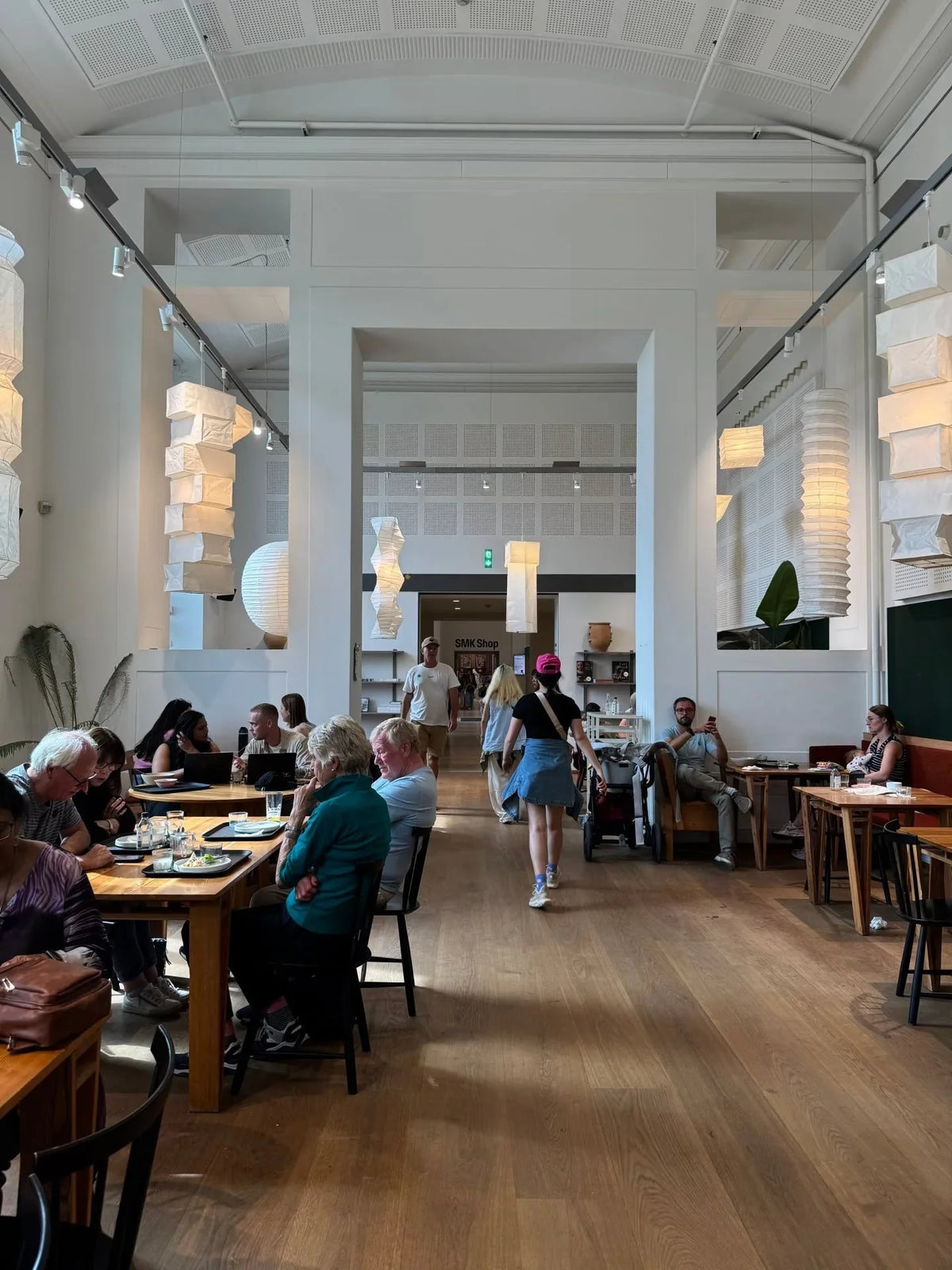 Under the Akari Glow: Kafeteria SMK’s Beautiful Marriage of Light, Food and hygge - Captainsbamboo