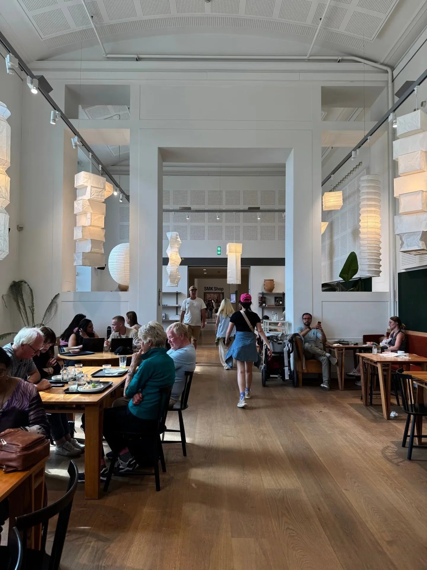 Under the Akari Glow: Kafeteria SMK’s Beautiful Marriage of Light, Food and hygge - Captainsbamboo