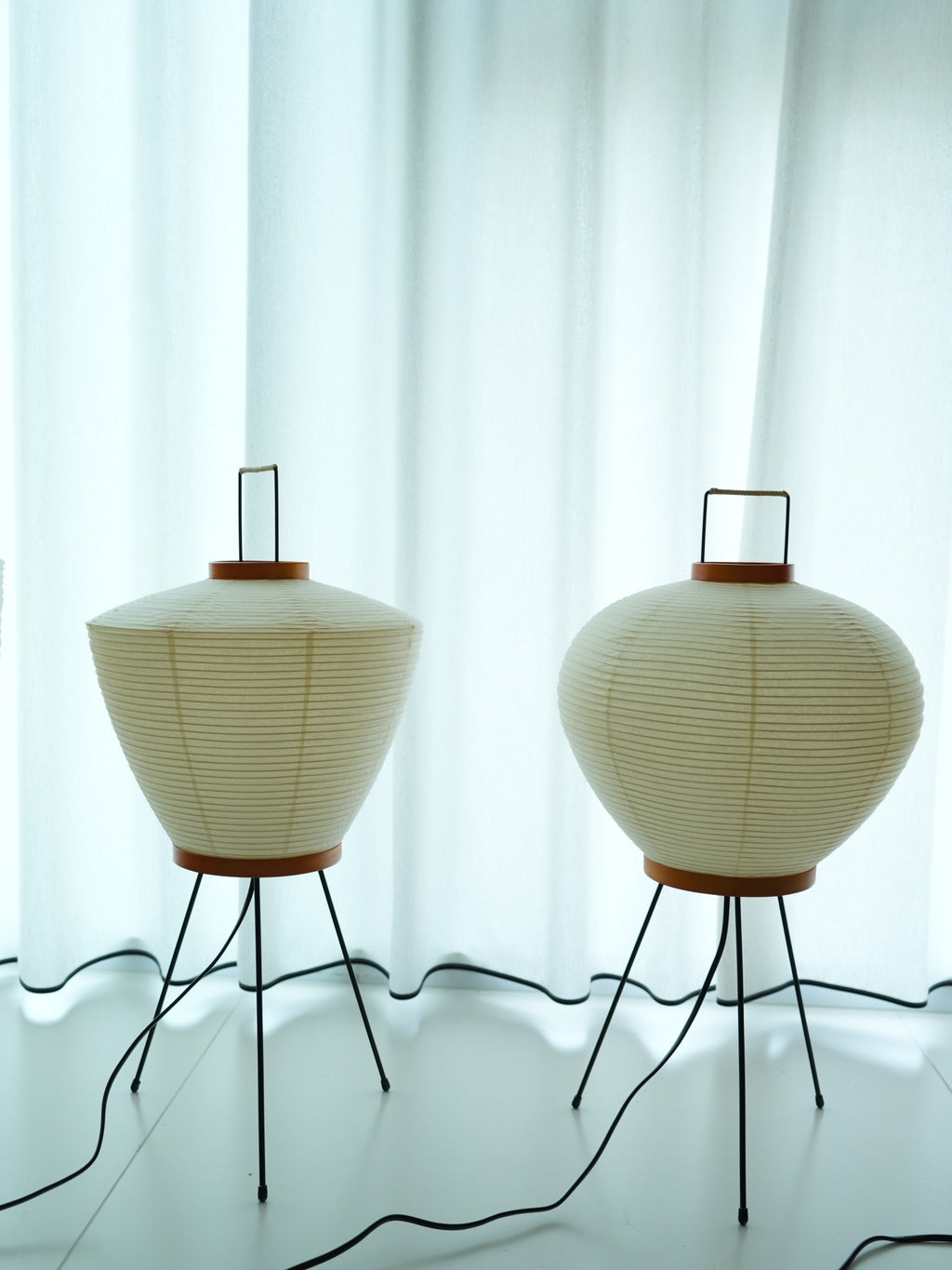 NOGUCHI AKARI 5A — Washi Paper Accent Table Lamp