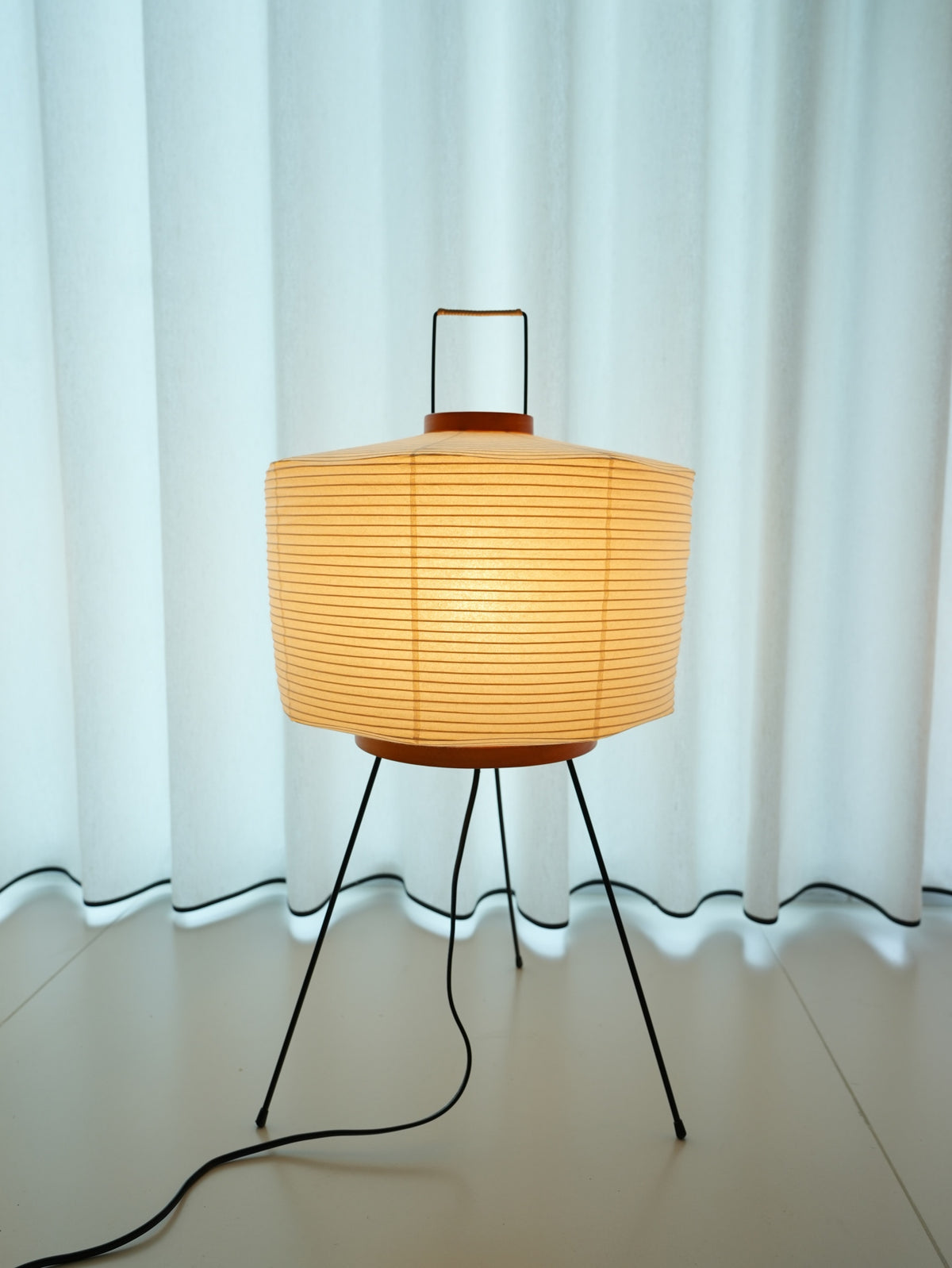 NOGUCHI AKARI 6A Table Lamp — Tall Washi Paper Lamp