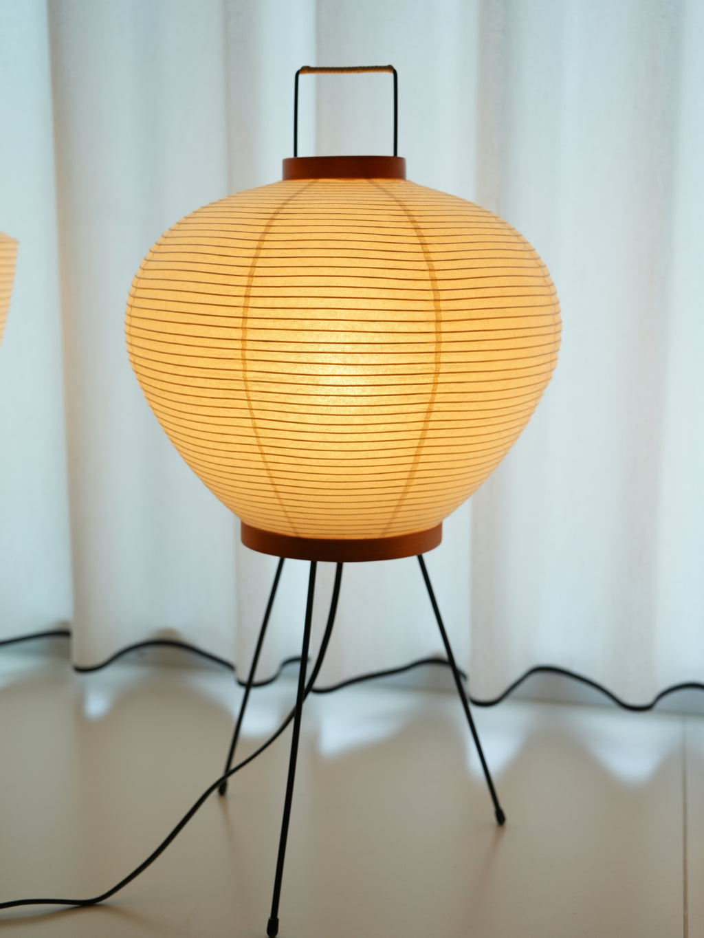 NOGUCHI AKARI 3A Table Lamp — Handcrafted Washi Lighting