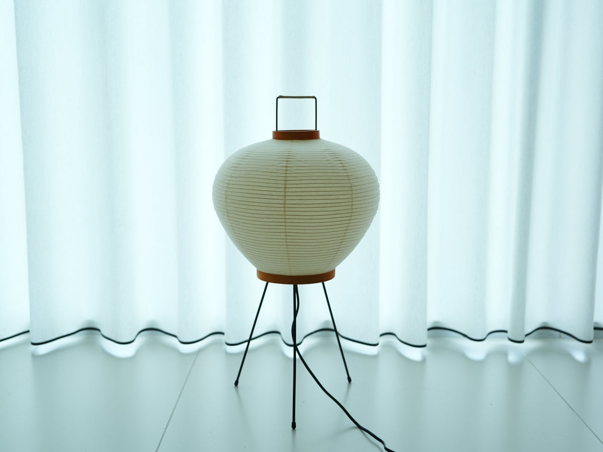NOGUCHI AKARI 3A Table Lamp — Handcrafted Washi Lighting