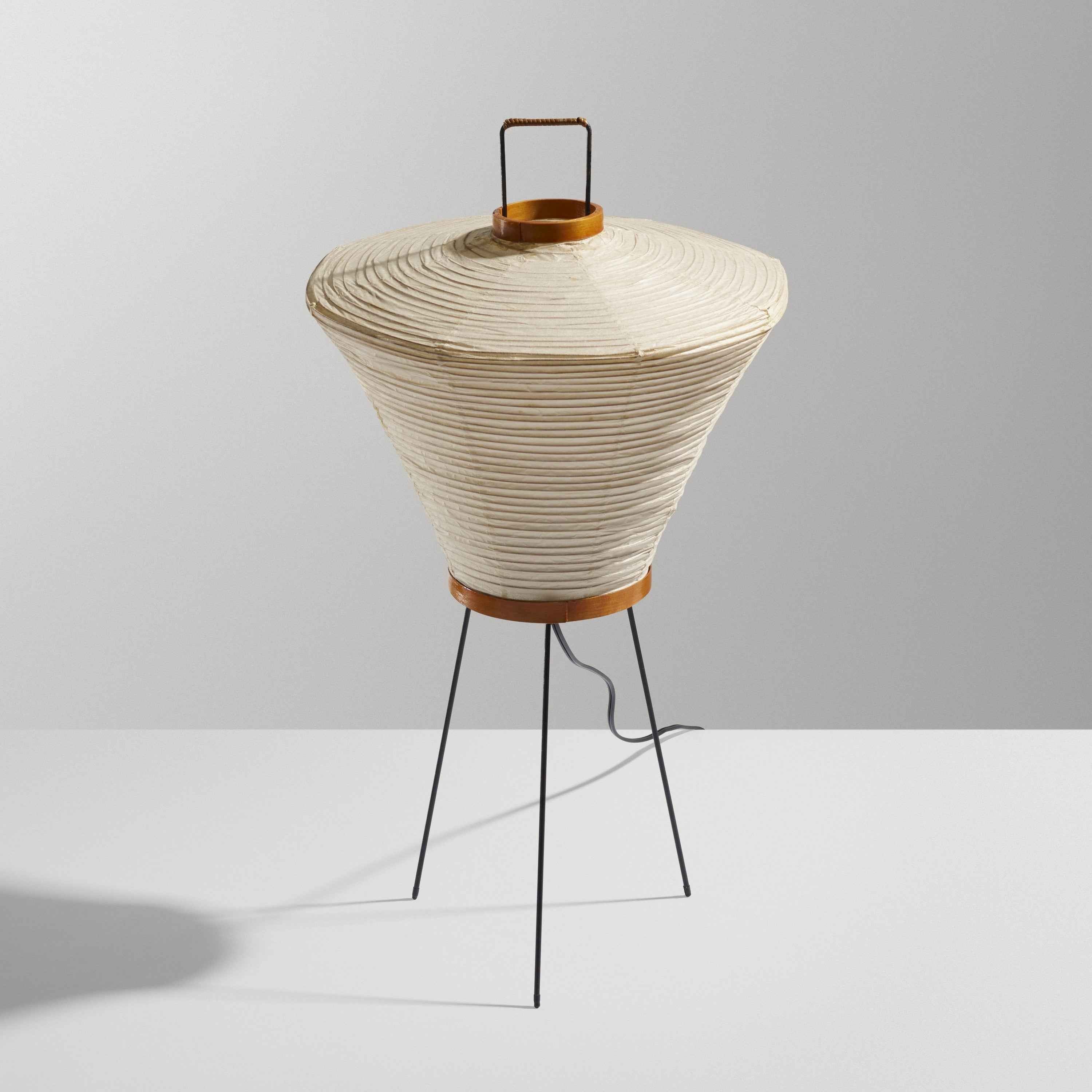 NOGUCHI AKARI 4A Table Lamp — Modern Washi Light Sculpture