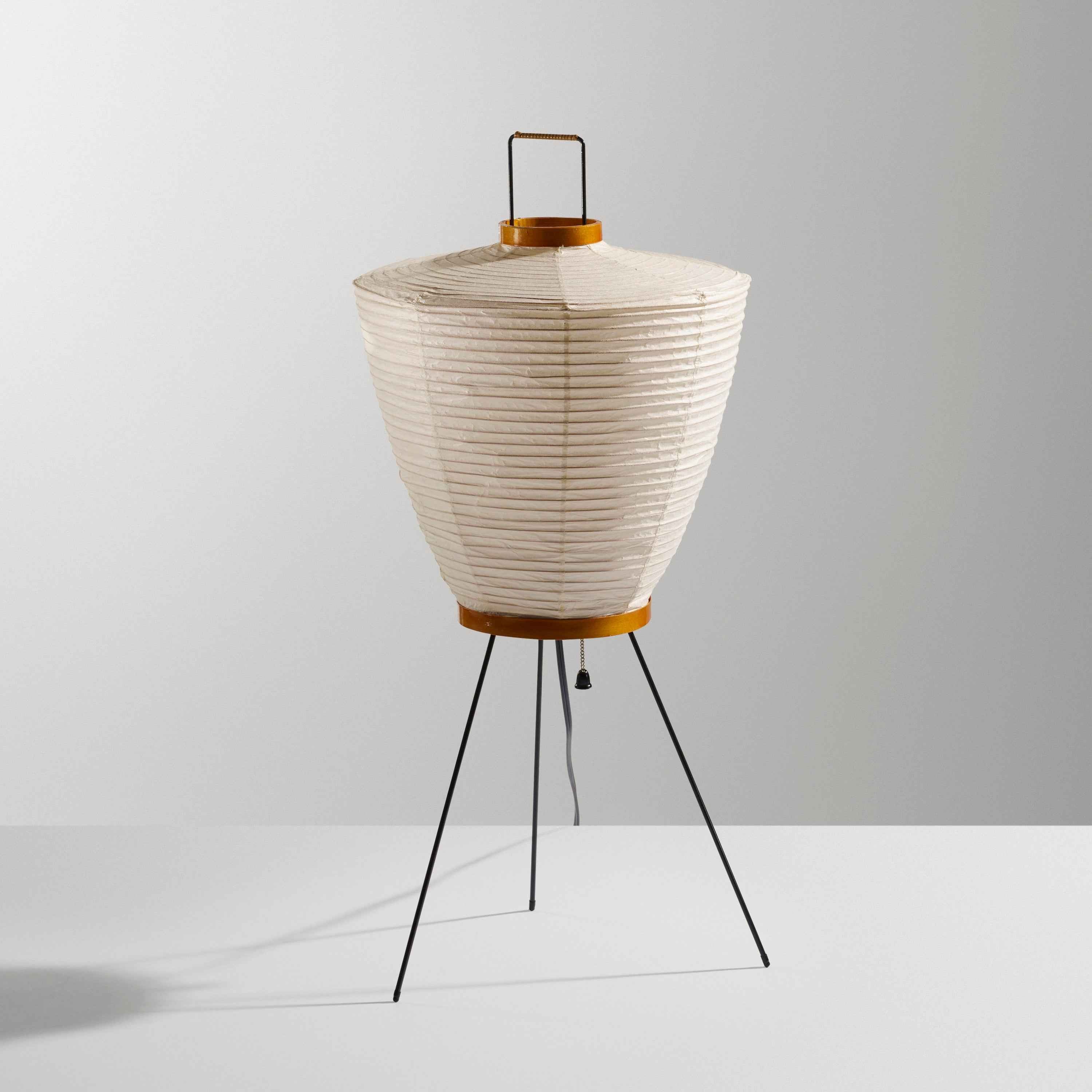 NOGUCHI AKARI 5A — Washi Paper Accent Table Lamp